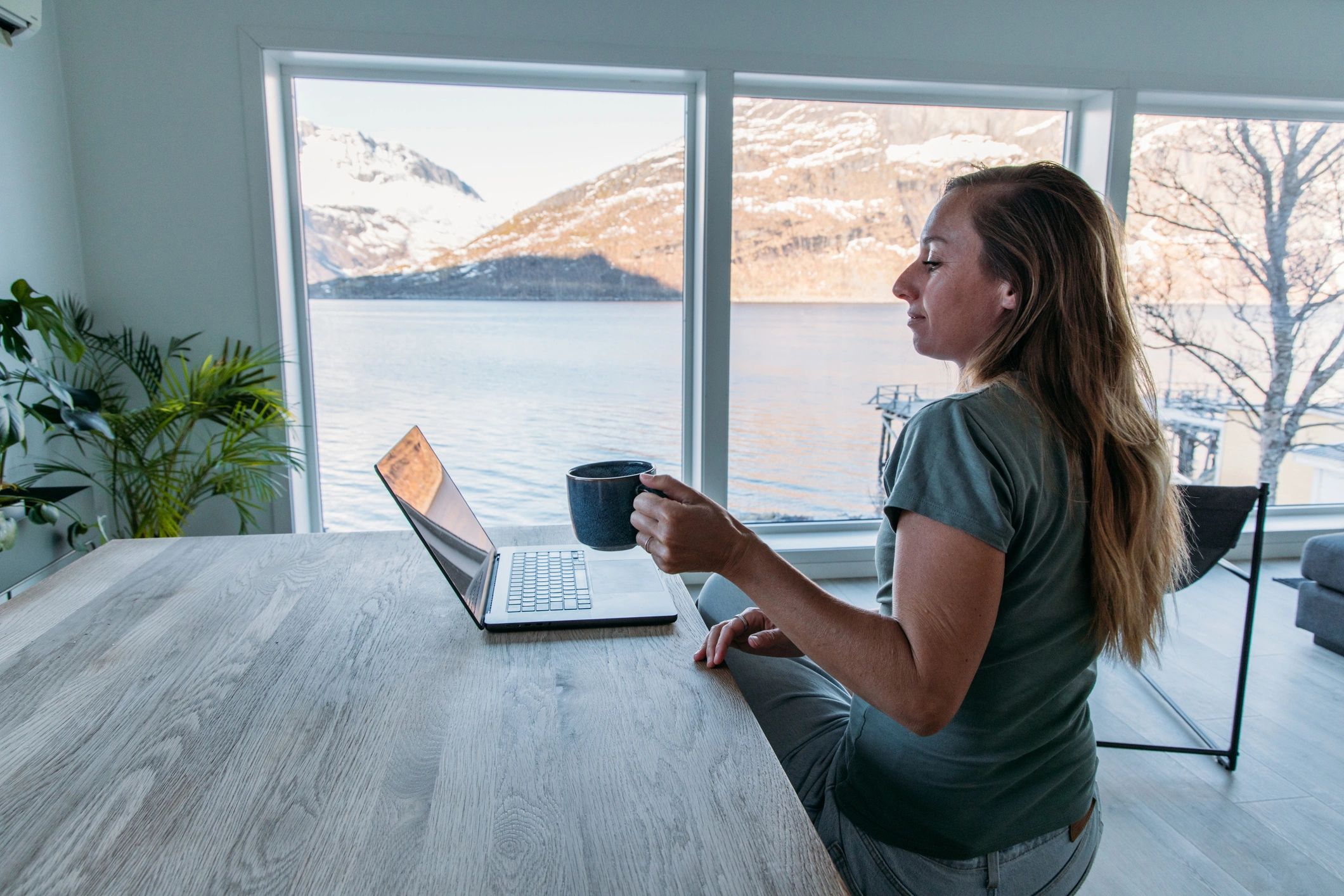 White Mountains blog modern laptop coffee